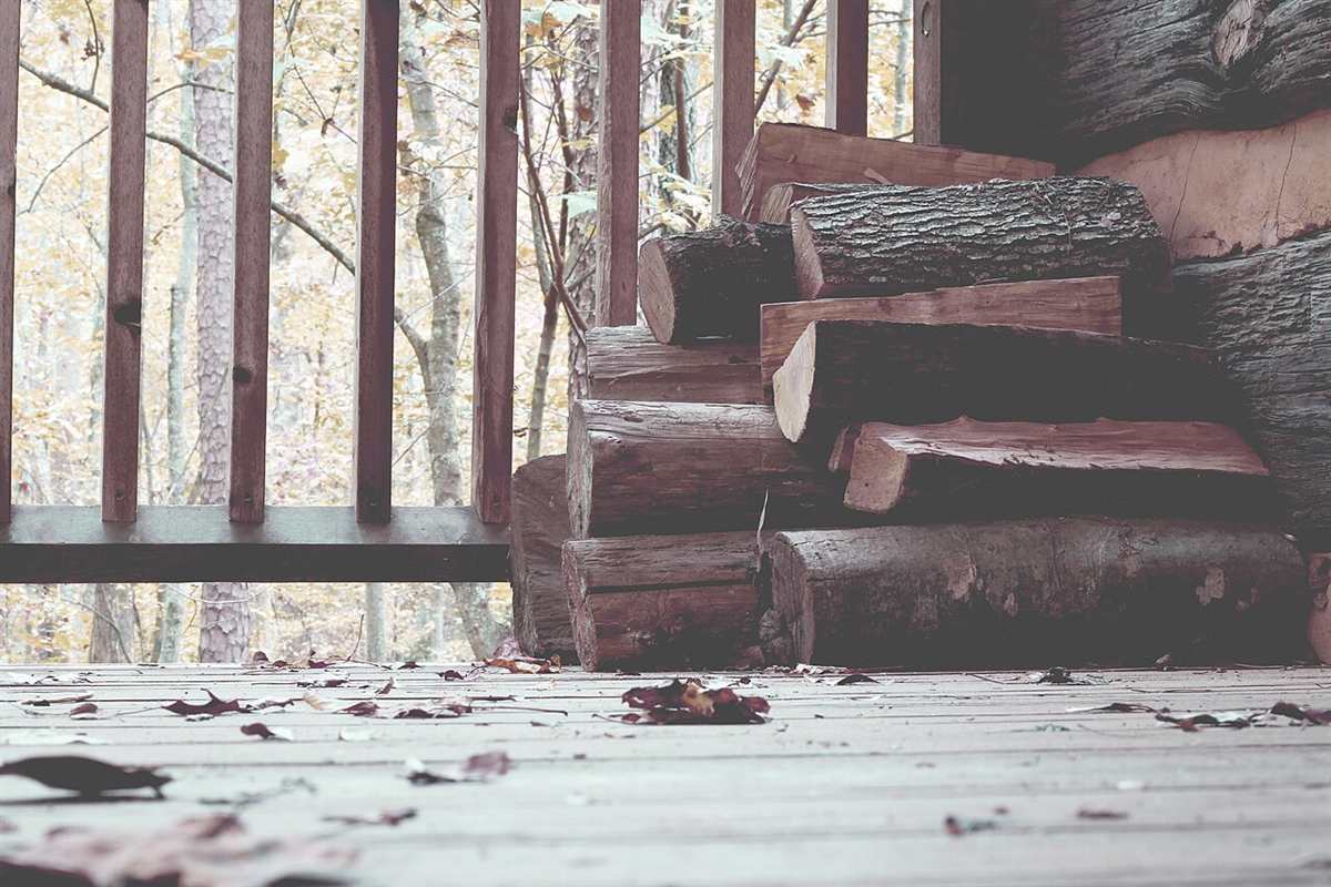 Καυσόξυλα Βύρωνας: ξύλα έτοιμα για το τζάκι